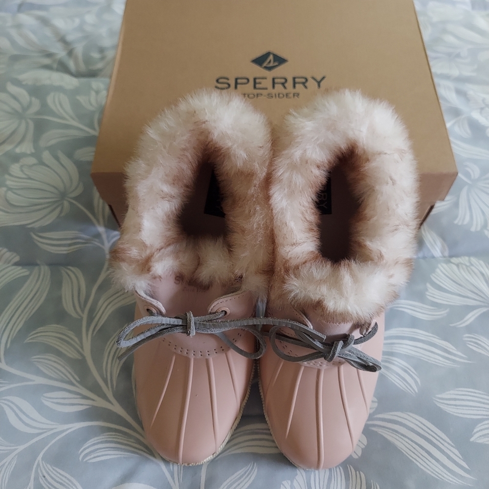 Sperry Saltwater 1 eye cozy blush pink ankle duck boot NIB size 9.5